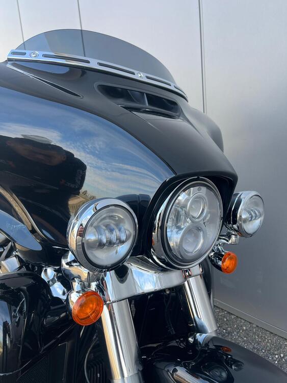 Harley-Davidson 114 Electra Glide Ultra Limited (2019) - FLHTK (2)