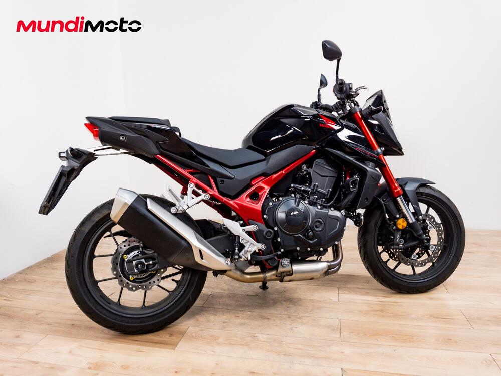 Honda CB 750 Hornet (2025) (3)