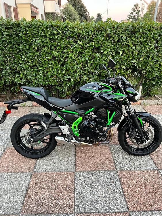 Kawasaki Z 650 (2025 - 26) (2)