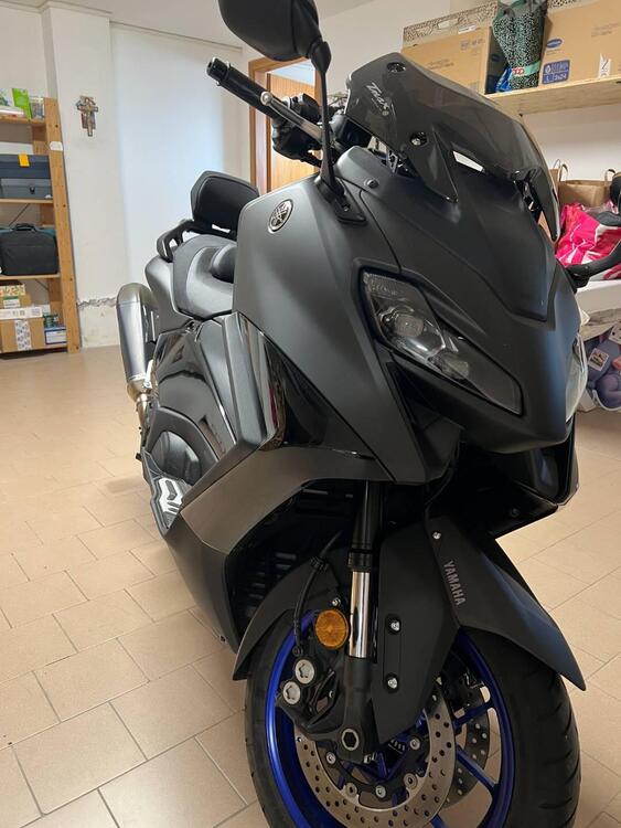 Yamaha T-Max 560 (2022 - 24) (3)