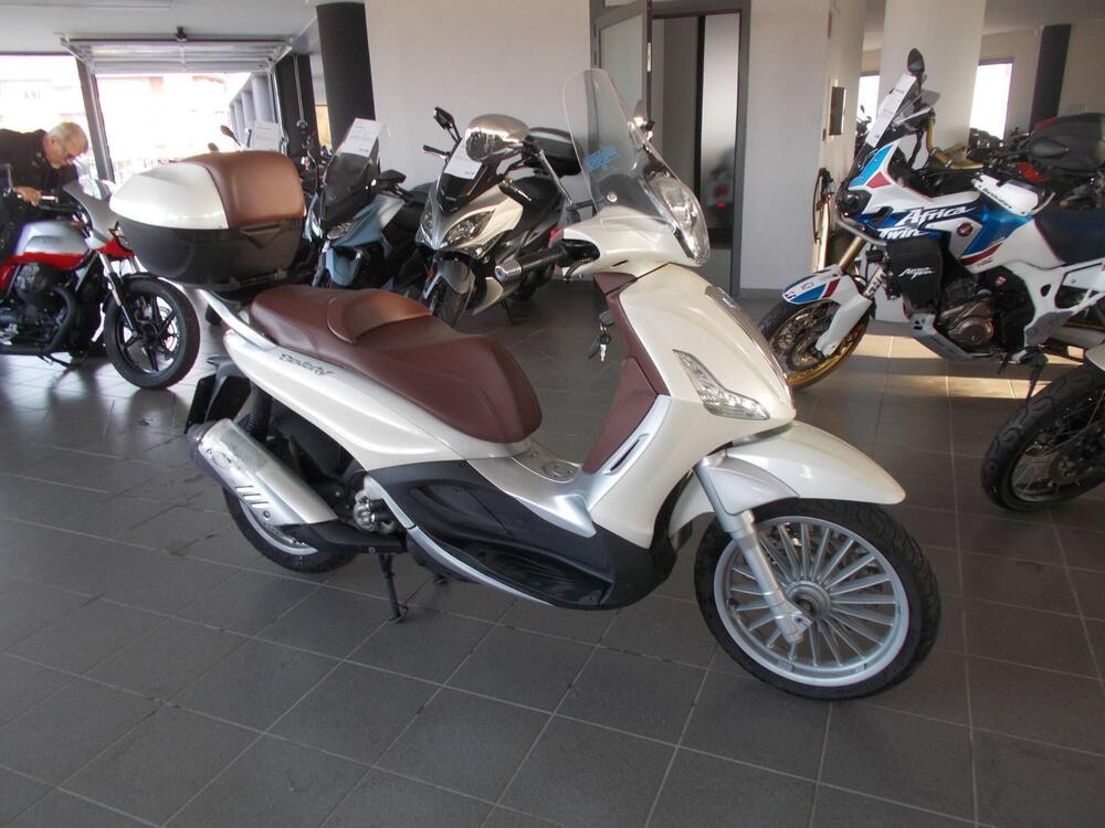 Piaggio Beverly 300 i.e. (2010 - 16)