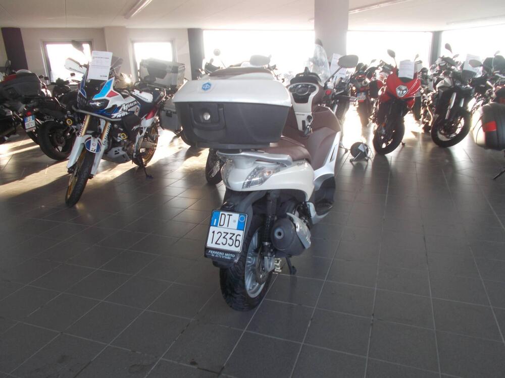Piaggio Beverly 300 i.e. (2010 - 16) (3)