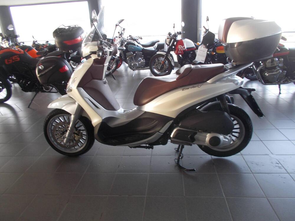 Piaggio Beverly 300 i.e. (2010 - 16) (4)