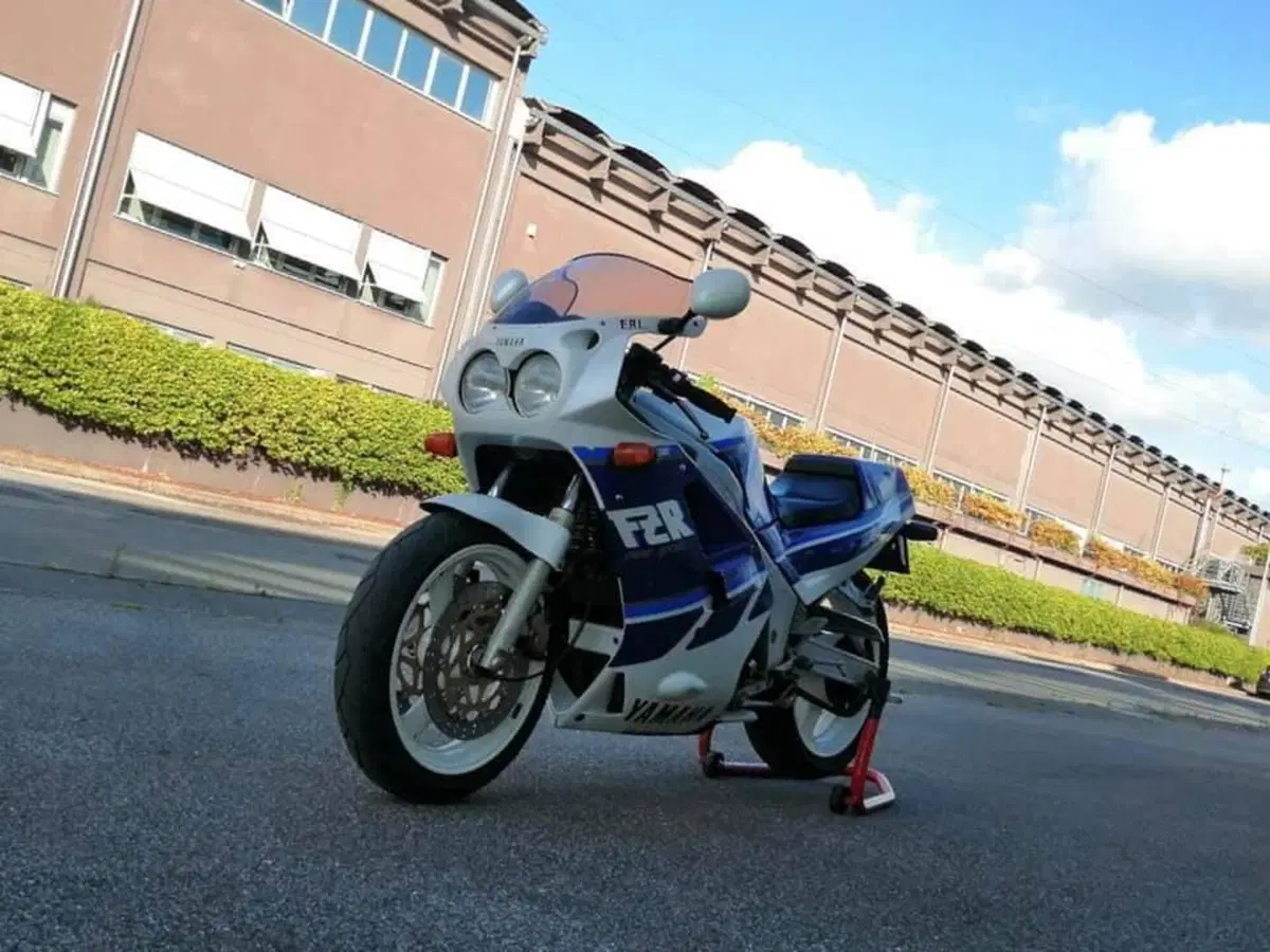 Yamaha FZR 1000 EXUP 
