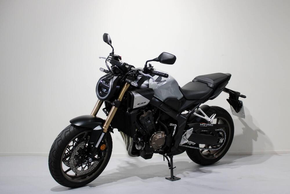 Honda CB 650 R E-Clutch (2024 - 25) (3)