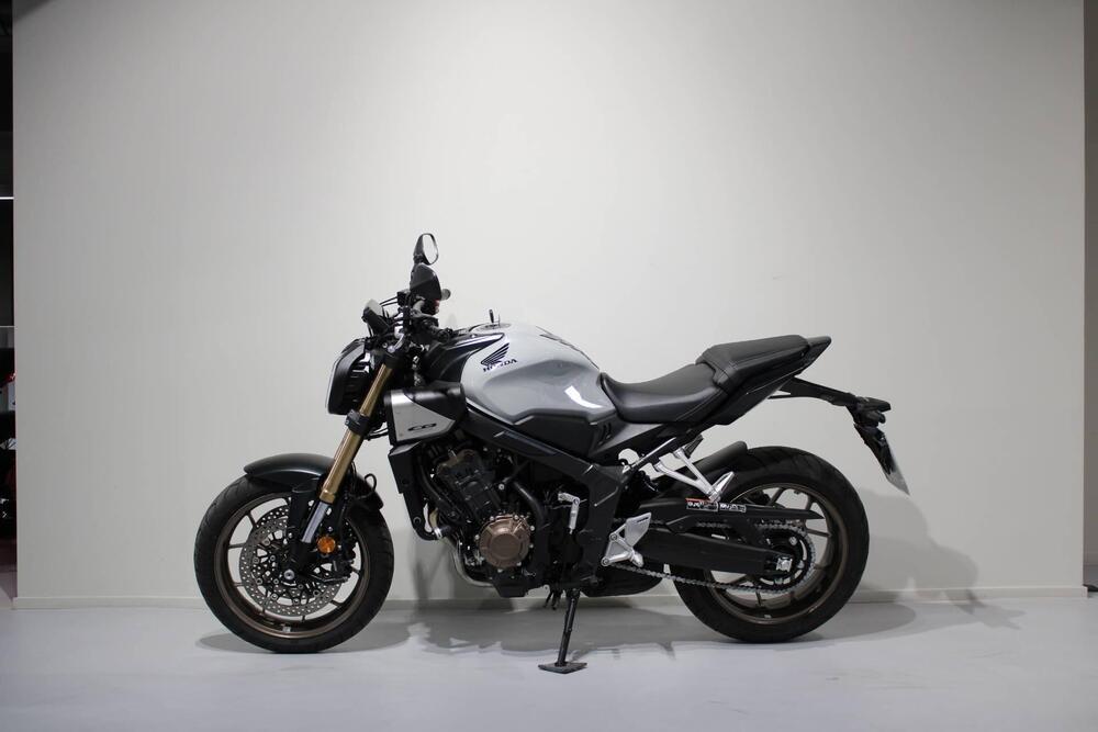 Honda CB 650 R E-Clutch (2024 - 25) (4)