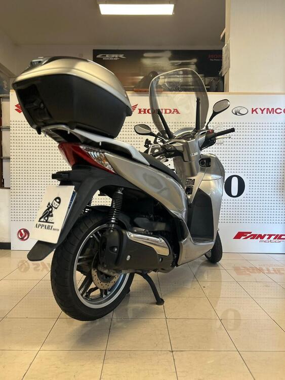 Honda SH 300 i ABS (2016 - 20) (2)