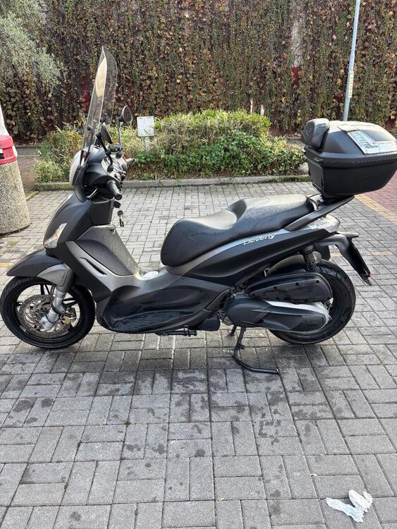 Piaggio Beverly 350 SportTouring ie ABS (2011 - 17) (2)