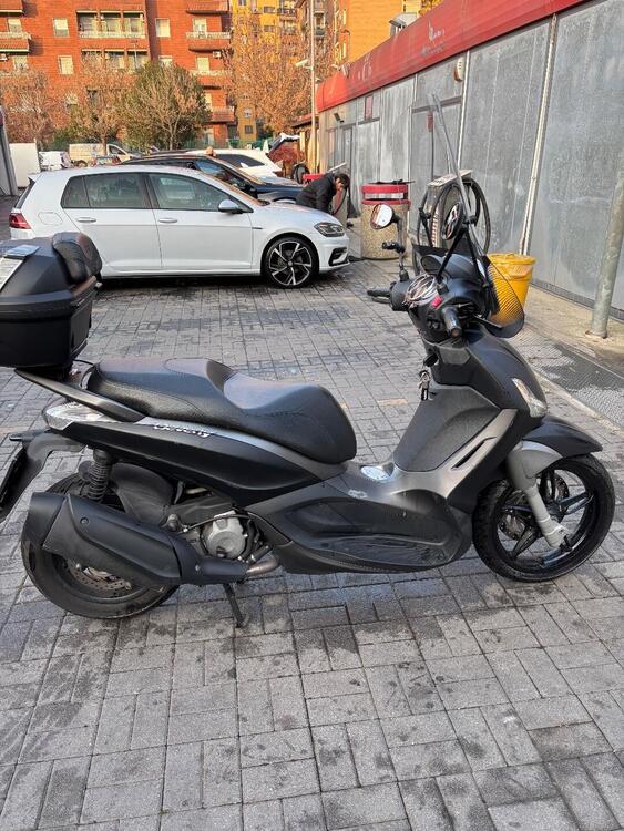 Piaggio Beverly 350 SportTouring ie ABS (2011 - 17) (4)