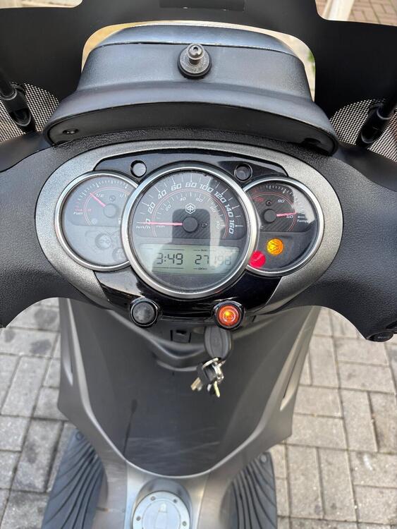 Piaggio Beverly 350 SportTouring ie ABS (2011 - 17) (5)