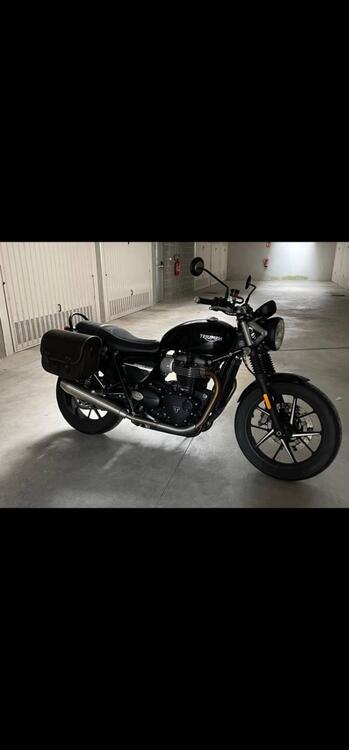 Triumph Street Twin 900 (2021 - 22)