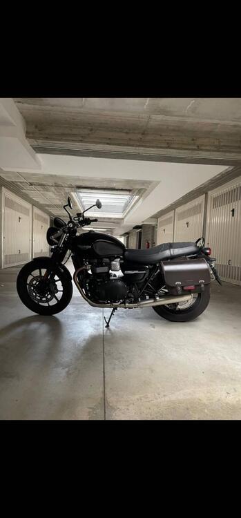 Triumph Street Twin 900 (2021 - 22) (2)