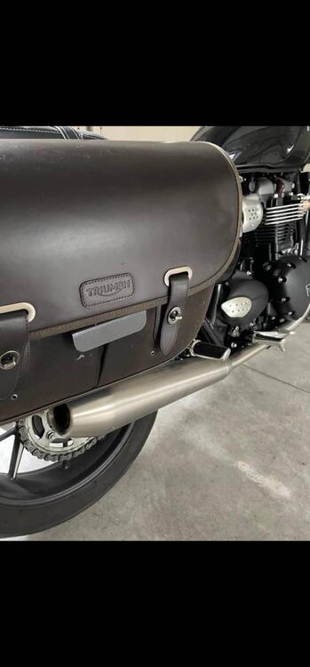 Triumph Street Twin 900 (2021 - 22) (3)