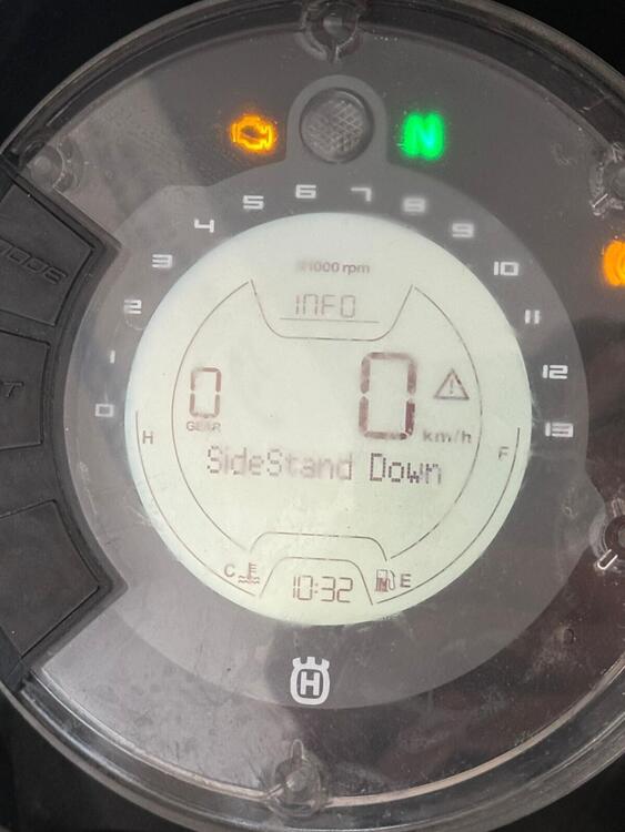 Husqvarna Svartpilen 401 (2018 - 19) (5)