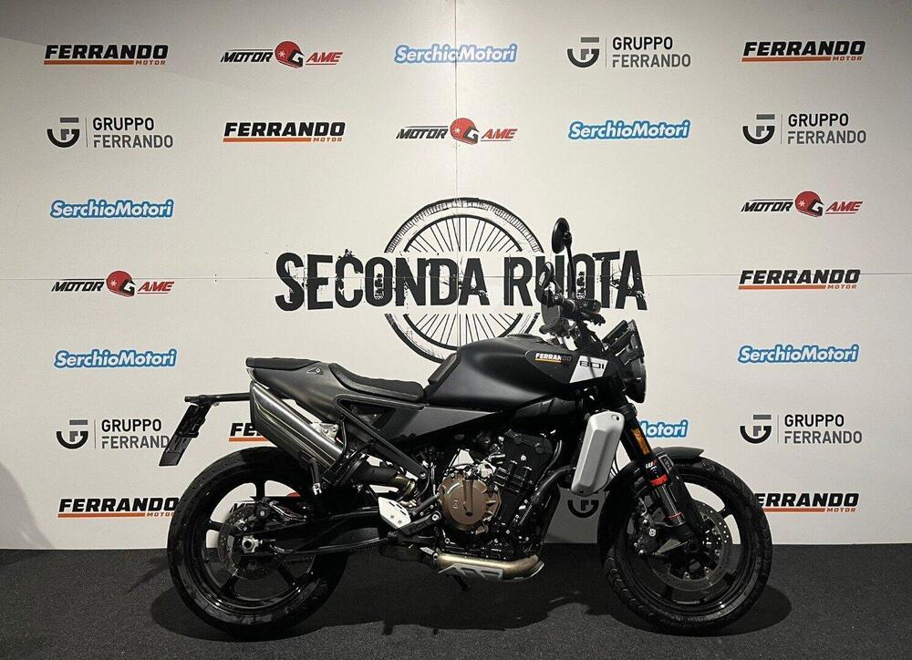 Husqvarna Svartpilen 801 (2024 - 25)