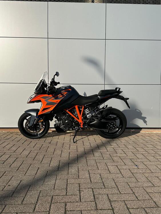 KTM 1290 Super Duke GT (2022 - 25) (2)