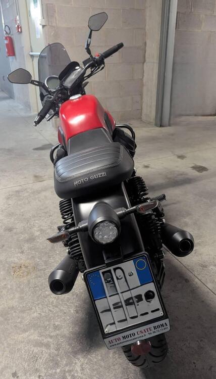 Moto Guzzi V7 Stone (2021 - 24) (2)