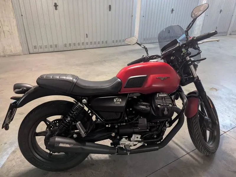Moto Guzzi V7 Stone (2021 - 24) (6)