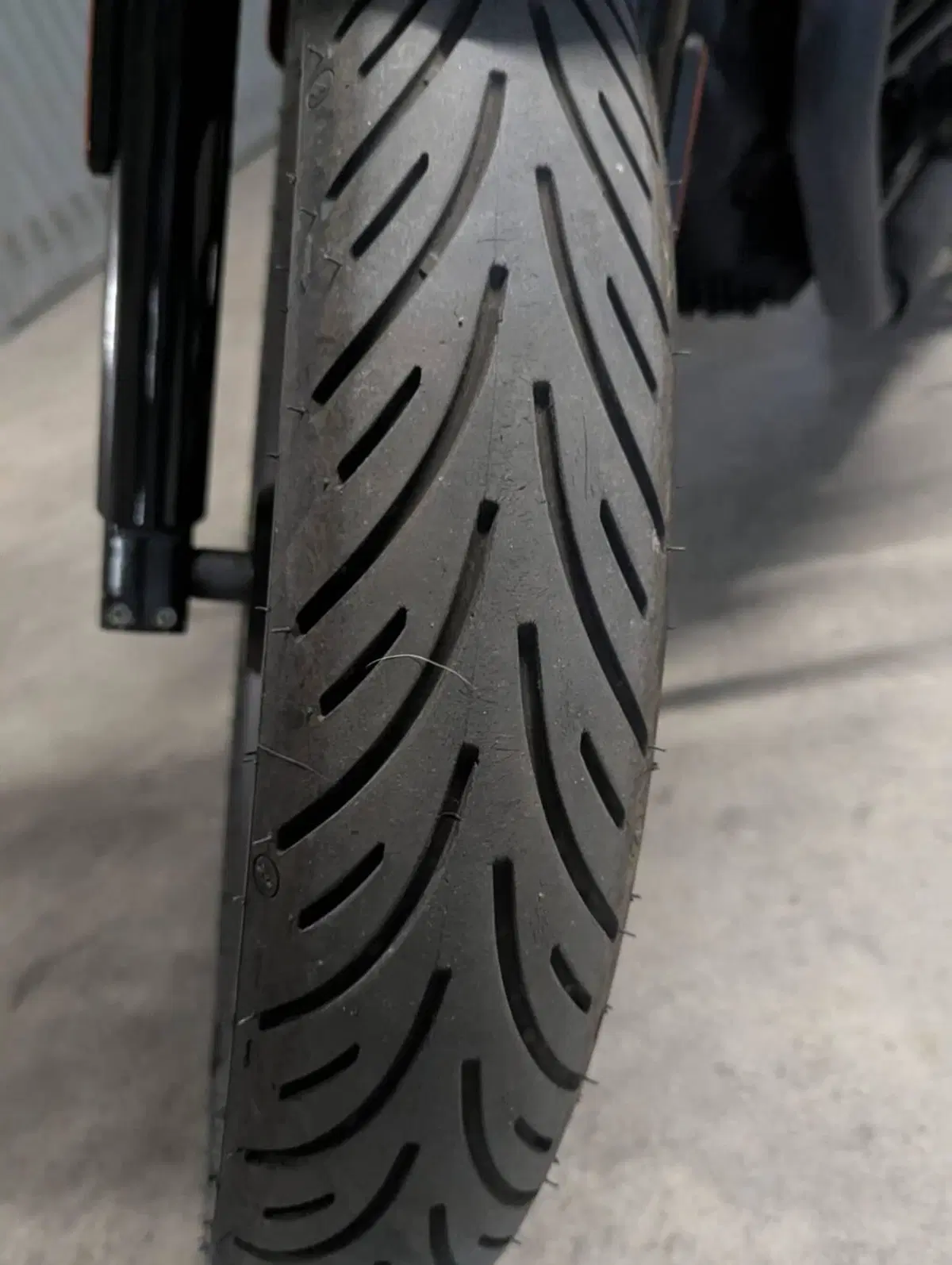 Moto Guzzi V7 Stone (2021 - 24) (7)