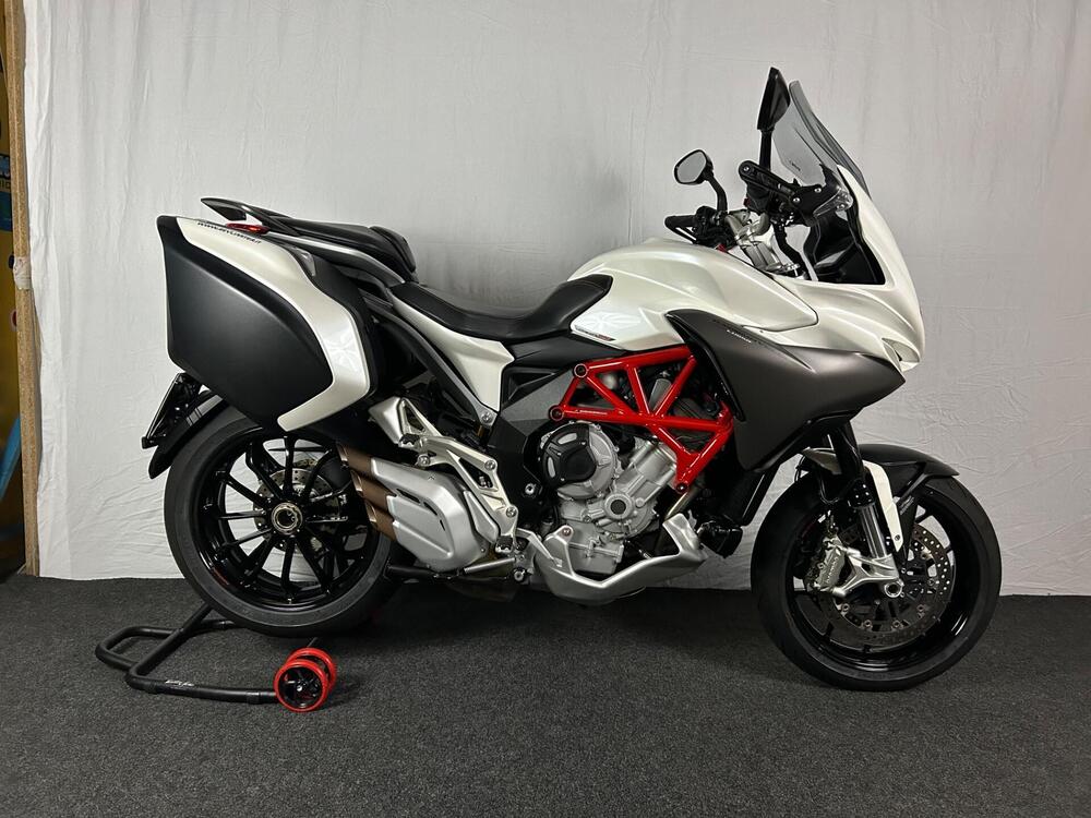 MV Agusta Turismo Veloce 800 Lusso SCS (2018 - 19) (2)