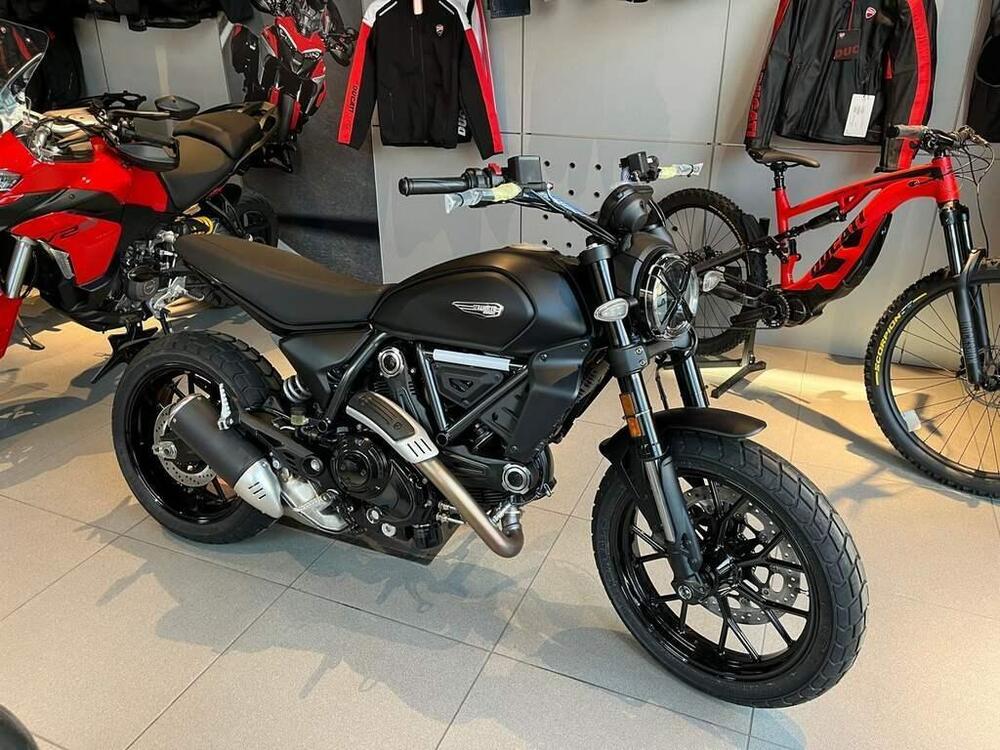 Ducati Scrambler 800 Icon Dark (2025)