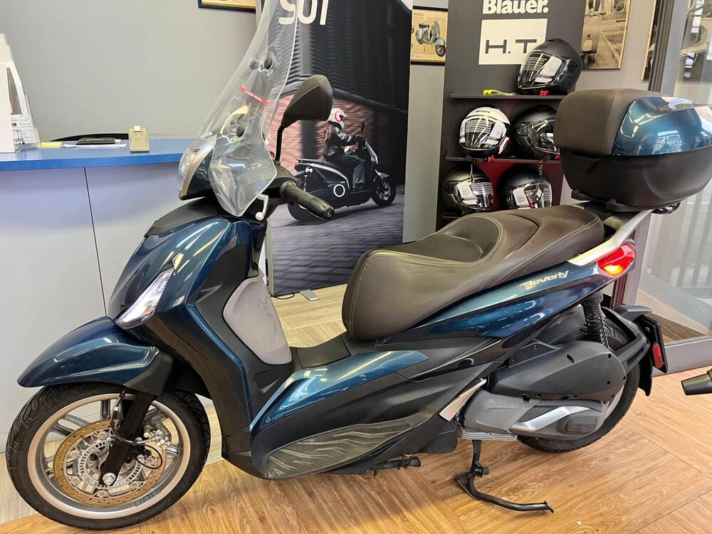 Piaggio Beverly 300 ABS-ASR (2021 - 25) (2)