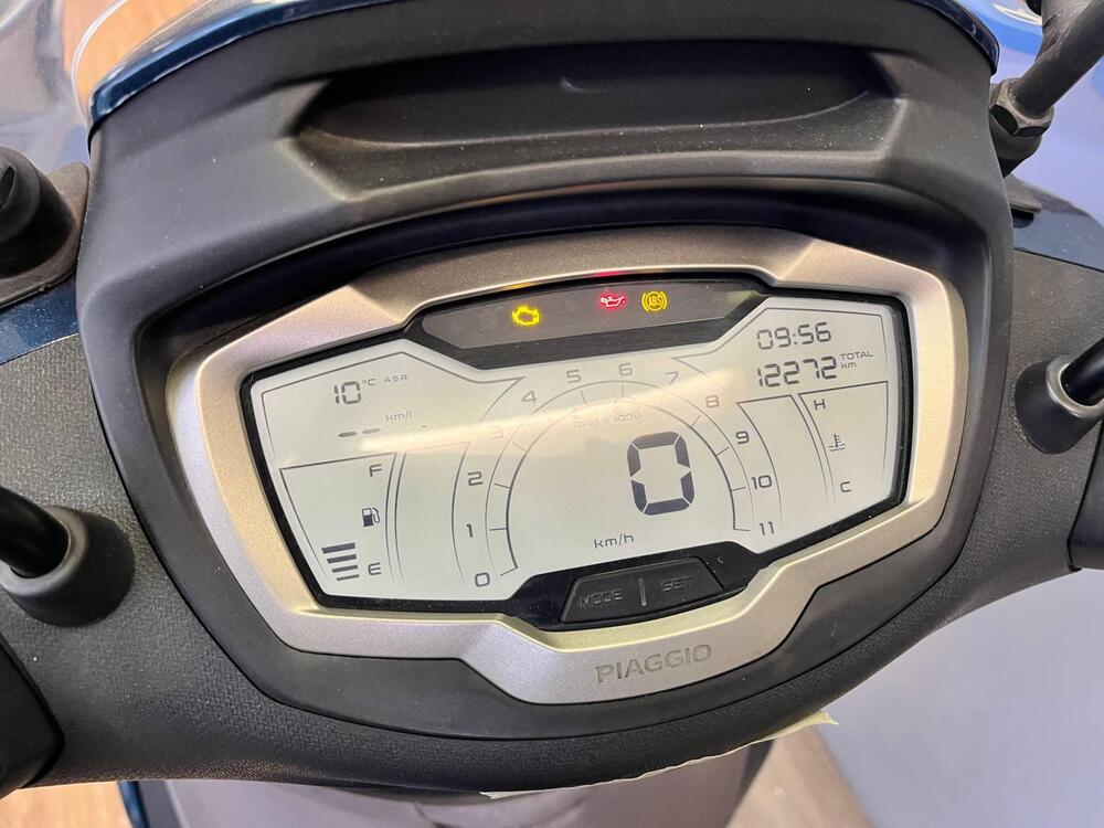 Piaggio Beverly 300 ABS-ASR (2021 - 25) (3)