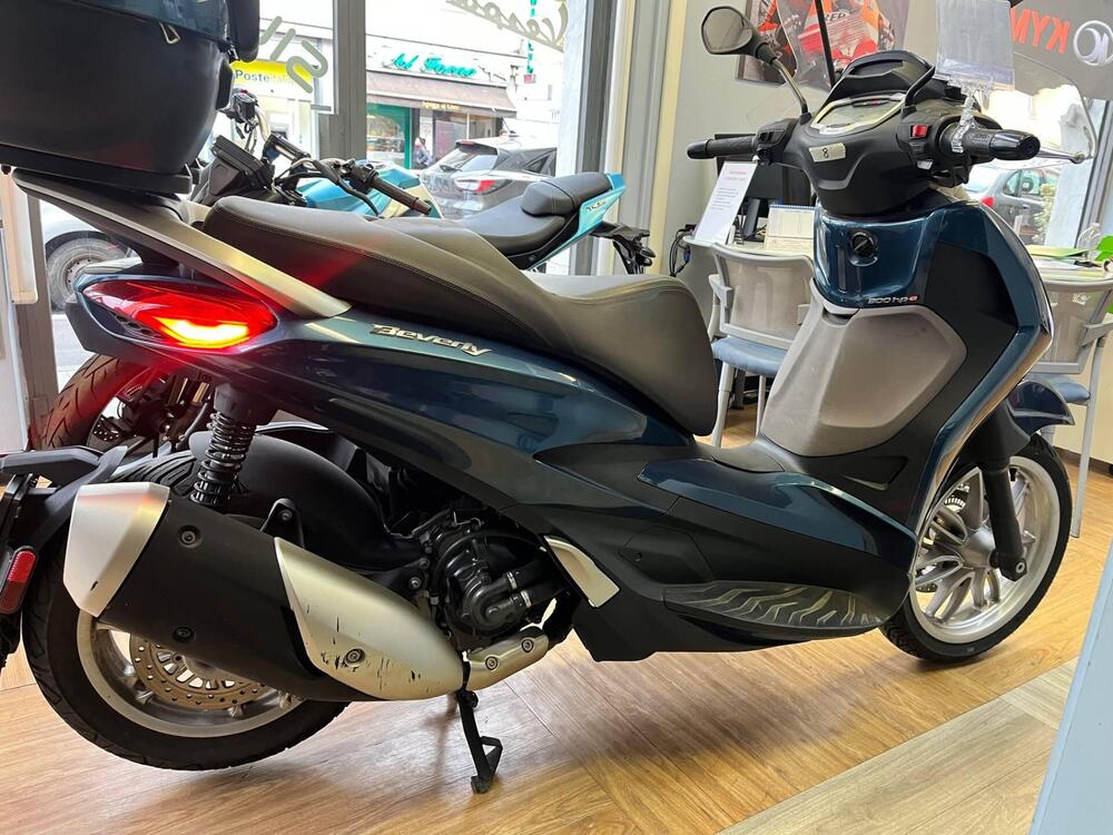 Piaggio Beverly 300 ABS-ASR (2021 - 25) (4)