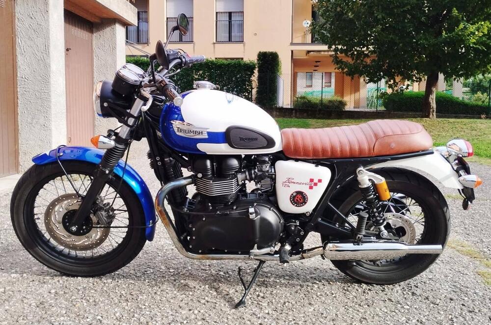 Triumph Bonneville T214 (2015) (2)