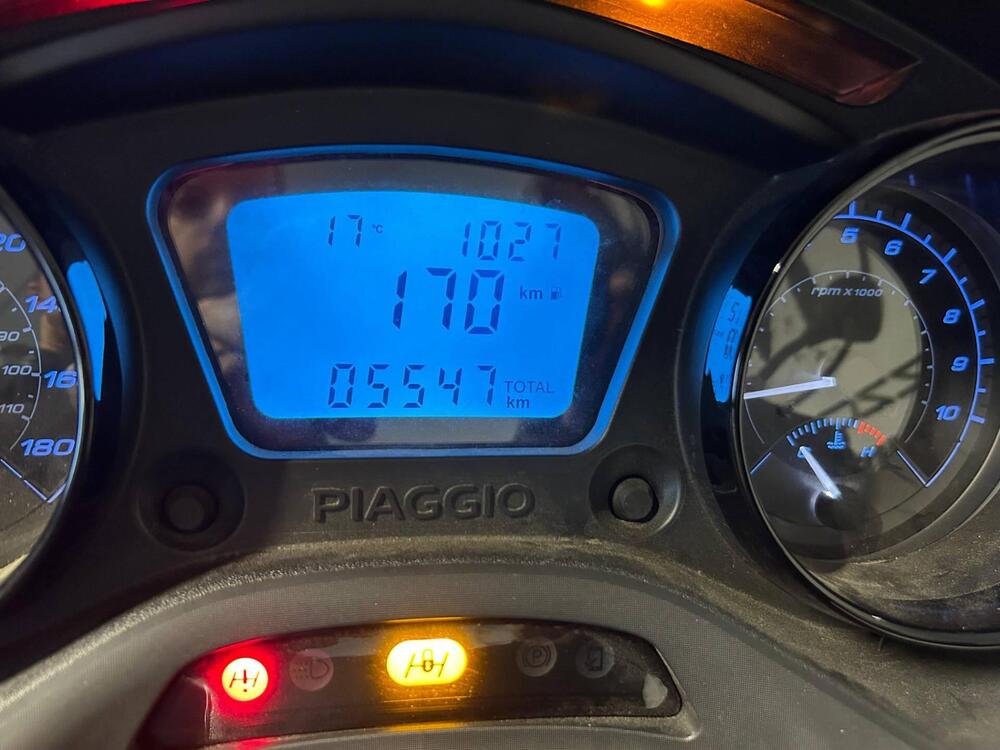 Piaggio MP3 300 ABS Hpe (2021 - 24) (5)