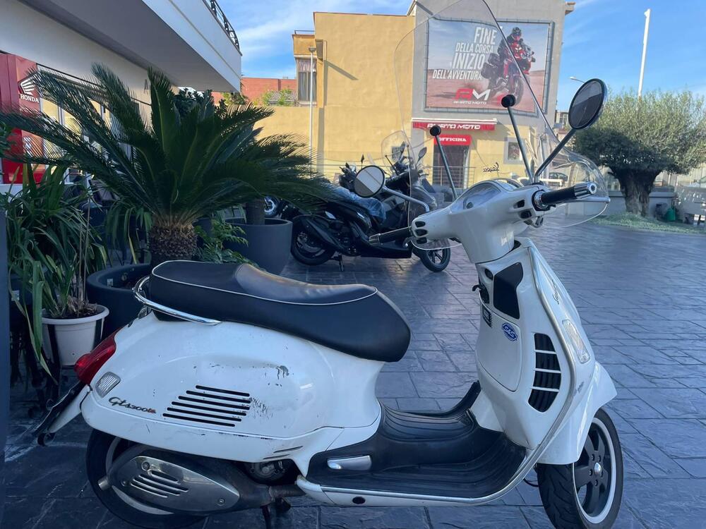 Vespa GTS 300 (2010 - 14) (3)