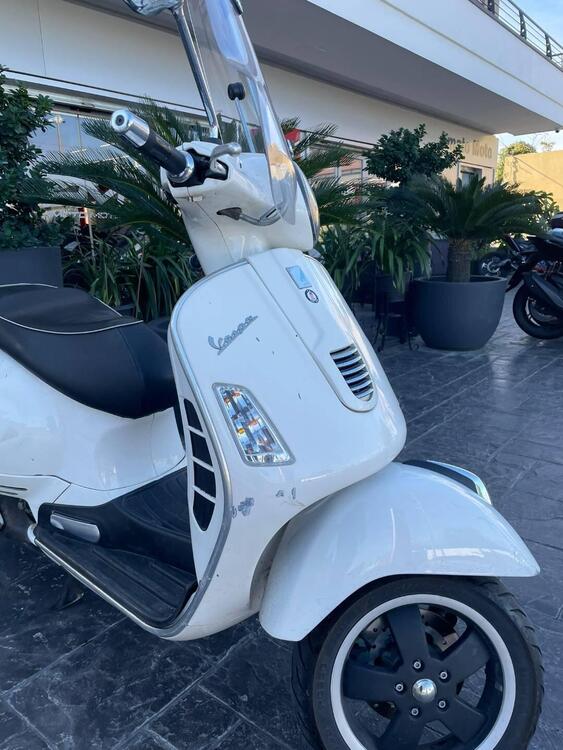 Vespa GTS 300 (2010 - 14) (4)