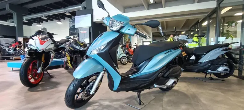 Piaggio Medley 200 S (2025 - 26) (2)