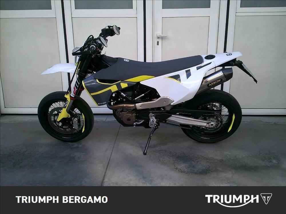 Husqvarna 701 Supermoto (2021) (4)