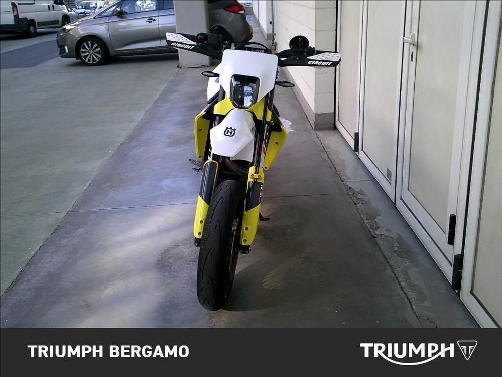 Husqvarna 701 Supermoto (2021) (5)