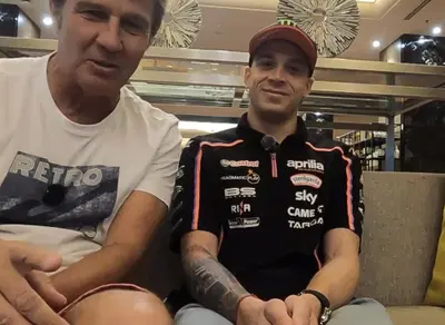 Marco Bezzecchi senza filtri: "Sui social ero scarso, ma devi crederti pi&ugrave; forte di Marquez" [VIDEO]