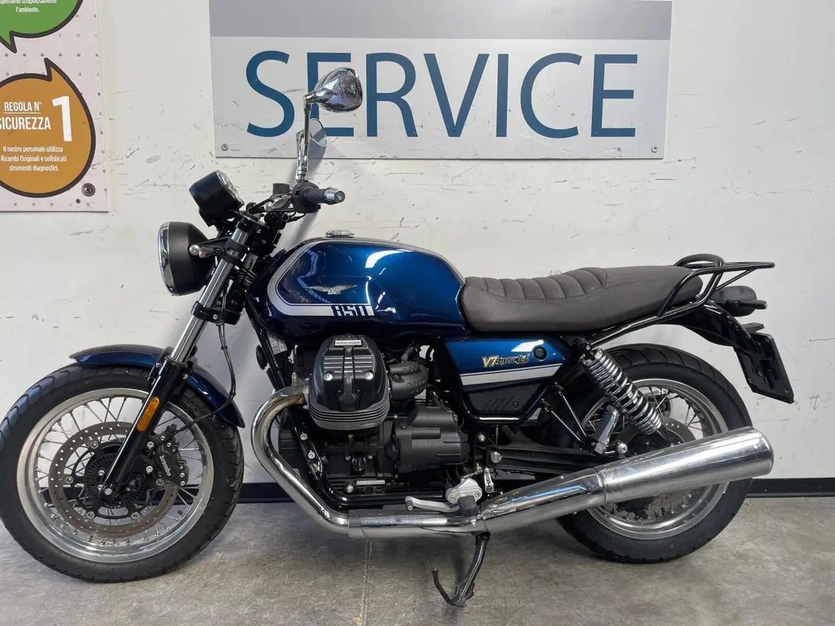 Moto Guzzi V7 Special (2021 - 24) (2)
