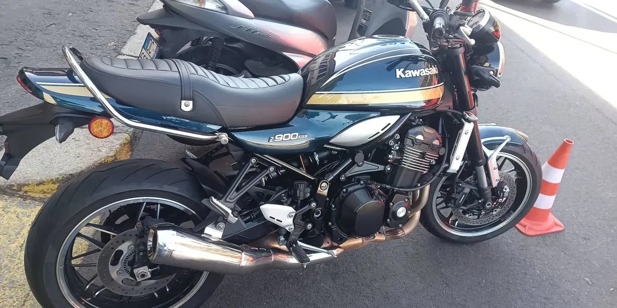 Kawasaki Z 900 RS (2022 - 25)