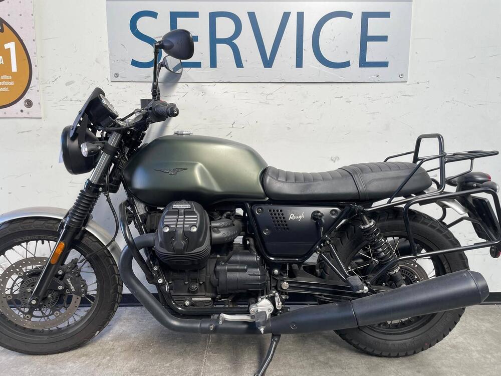 Moto Guzzi V7 III Stone (2017 - 20) (2)