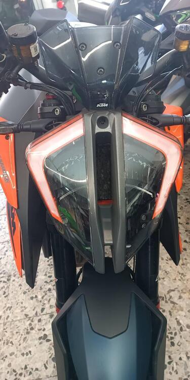 KTM 1290 Super Duke R (2021) (2)