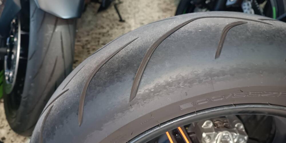 KTM 1290 Super Duke R (2021) (4)