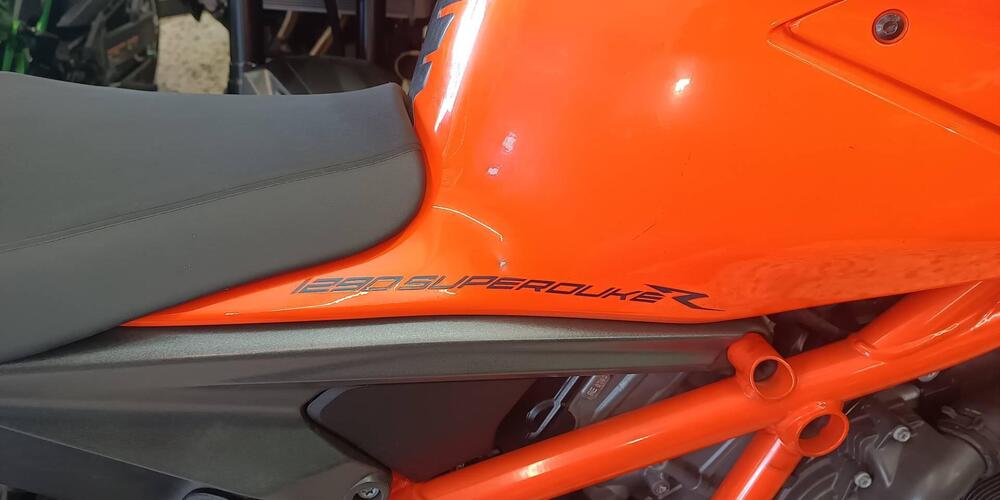 KTM 1290 Super Duke R (2021) (5)