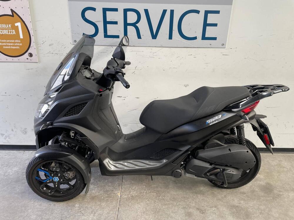 Piaggio MP3 310 (2025) (2)