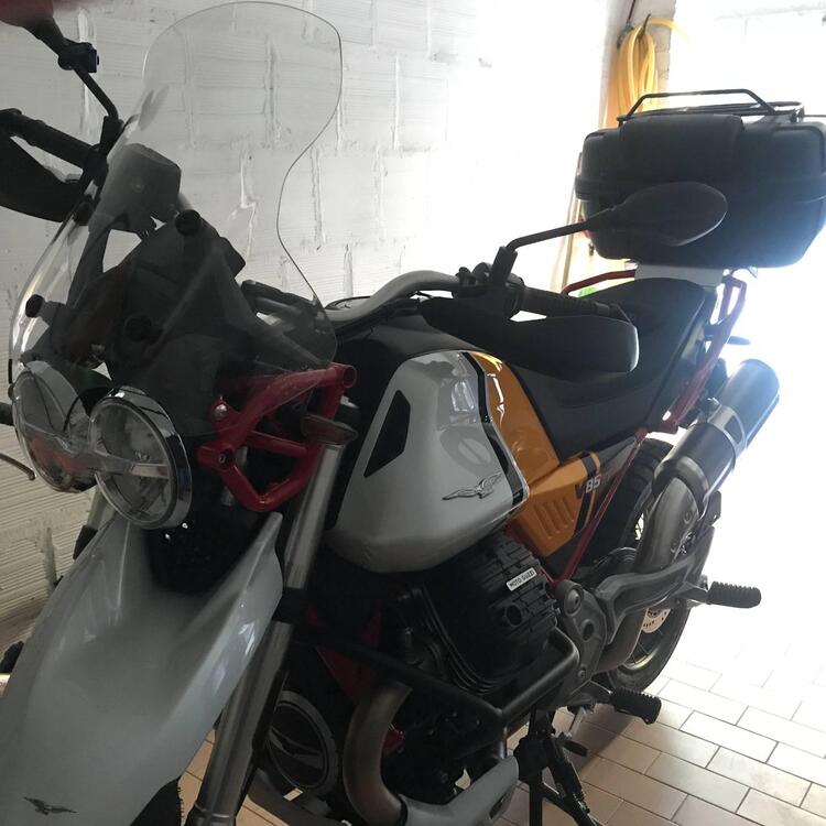 Moto Guzzi V85 TT (2021 - 23)