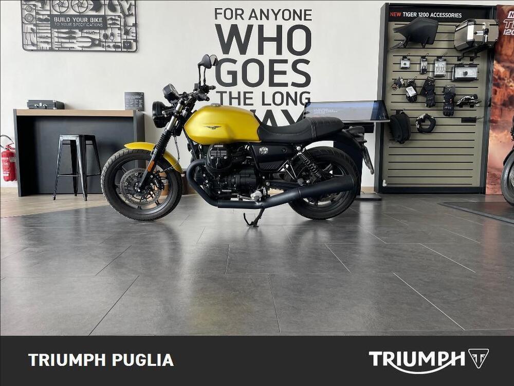 Moto Guzzi V7 Stone (2021 - 24)