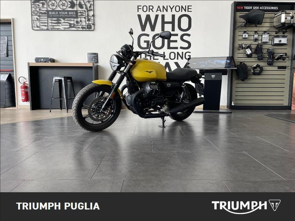 Moto Guzzi V7 Stone (2021 - 24) (2)