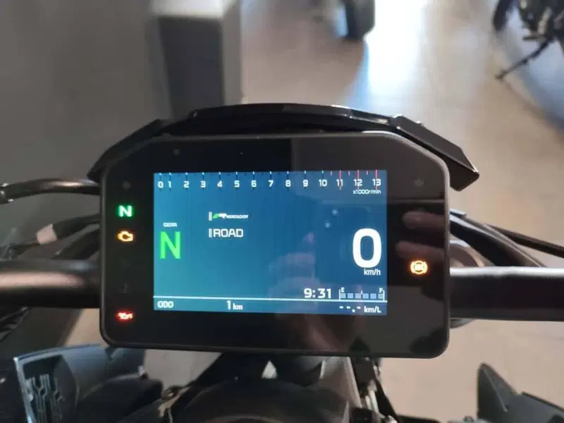 Kawasaki Z 1100 (2026) (4)