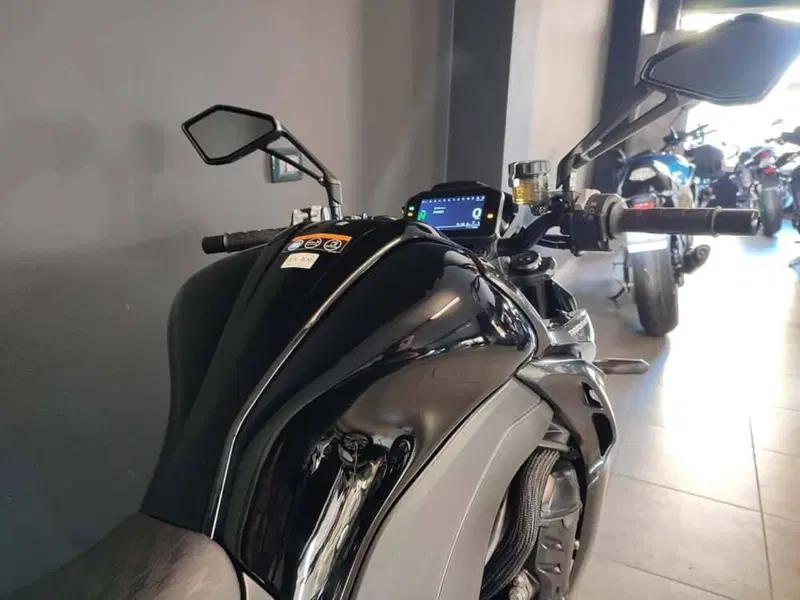 Kawasaki Z 1100 (2026) (6)