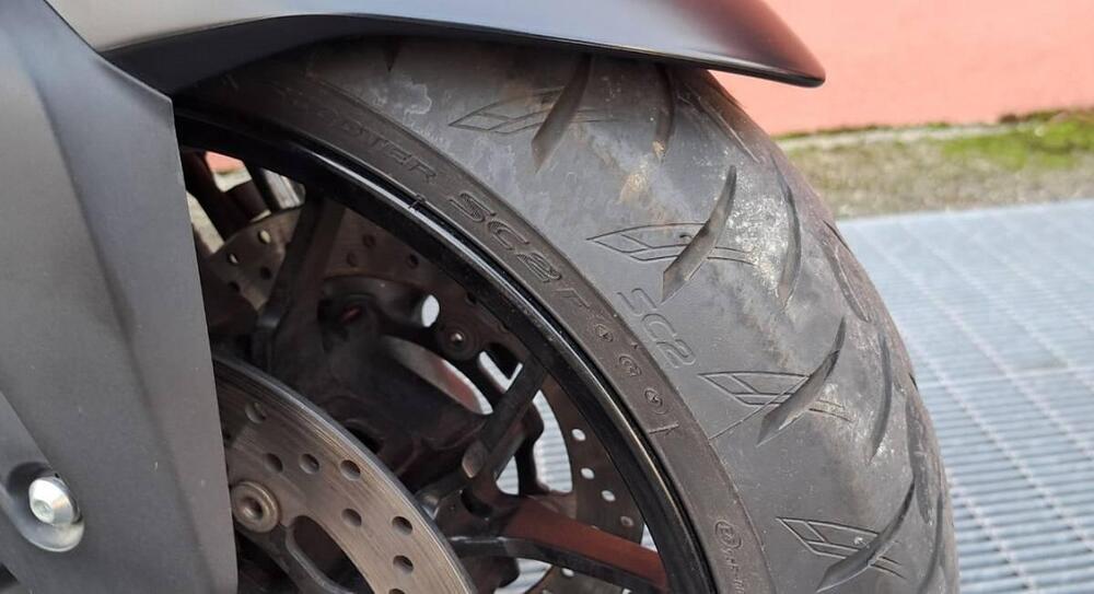 Yamaha T-Max 560 (2022 - 24) (3)