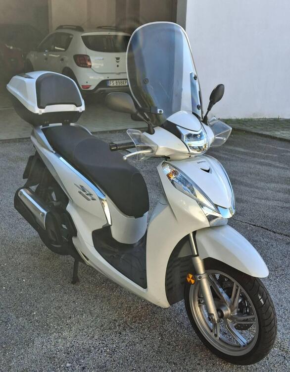 Honda SH 300 i ABS (2016 - 20) (2)